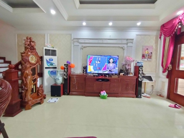 Bán nhà 5 tầng mới cứng tại Bồ Đề, Long Biên, Hà Nội